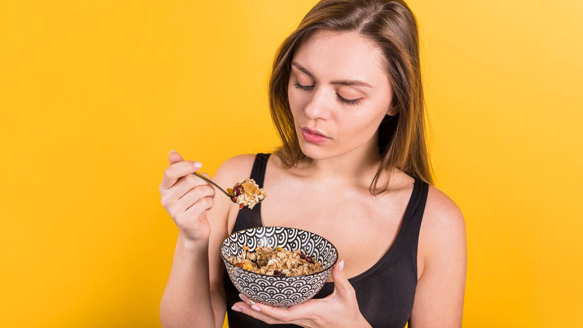 Don't Eat Your Food In A Hurry: Expert Lists Benefits Of Eating Slowly